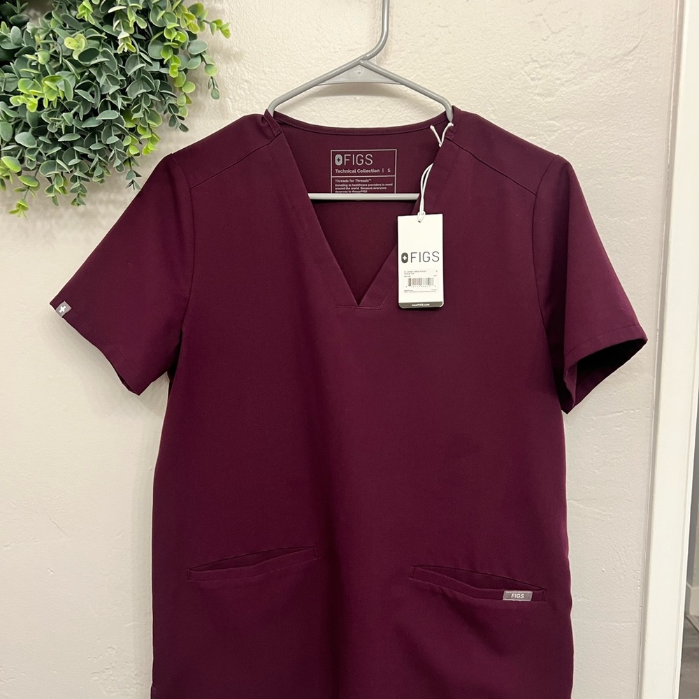 Figs Deep Purple Small Casma Scrub Top